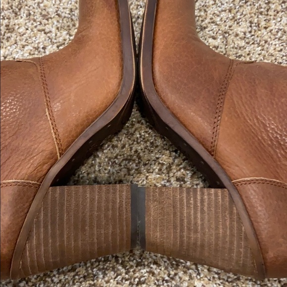 Lucky Toffee Booties - Picture 6 of 7